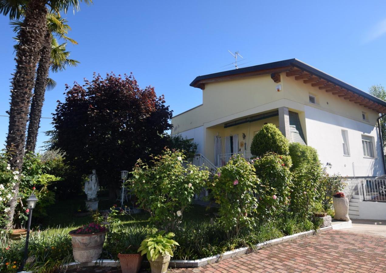 Villa Le Fate Dimora Di Charme Con Piscina Lazise Exterior foto